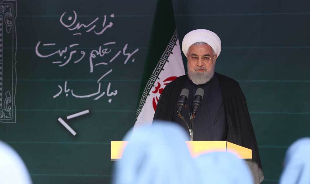 رئیس جمهور حسن روحانی بار اصلی و سنگین تعلیم و تربیت آینده سازان کشور بر عهده معلمان است مدرسه جو جستجوی مدارس مشهد