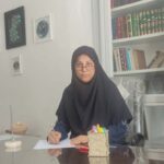 خانم علیزاده مدیریت دبیرستان دخترانه مهر امید